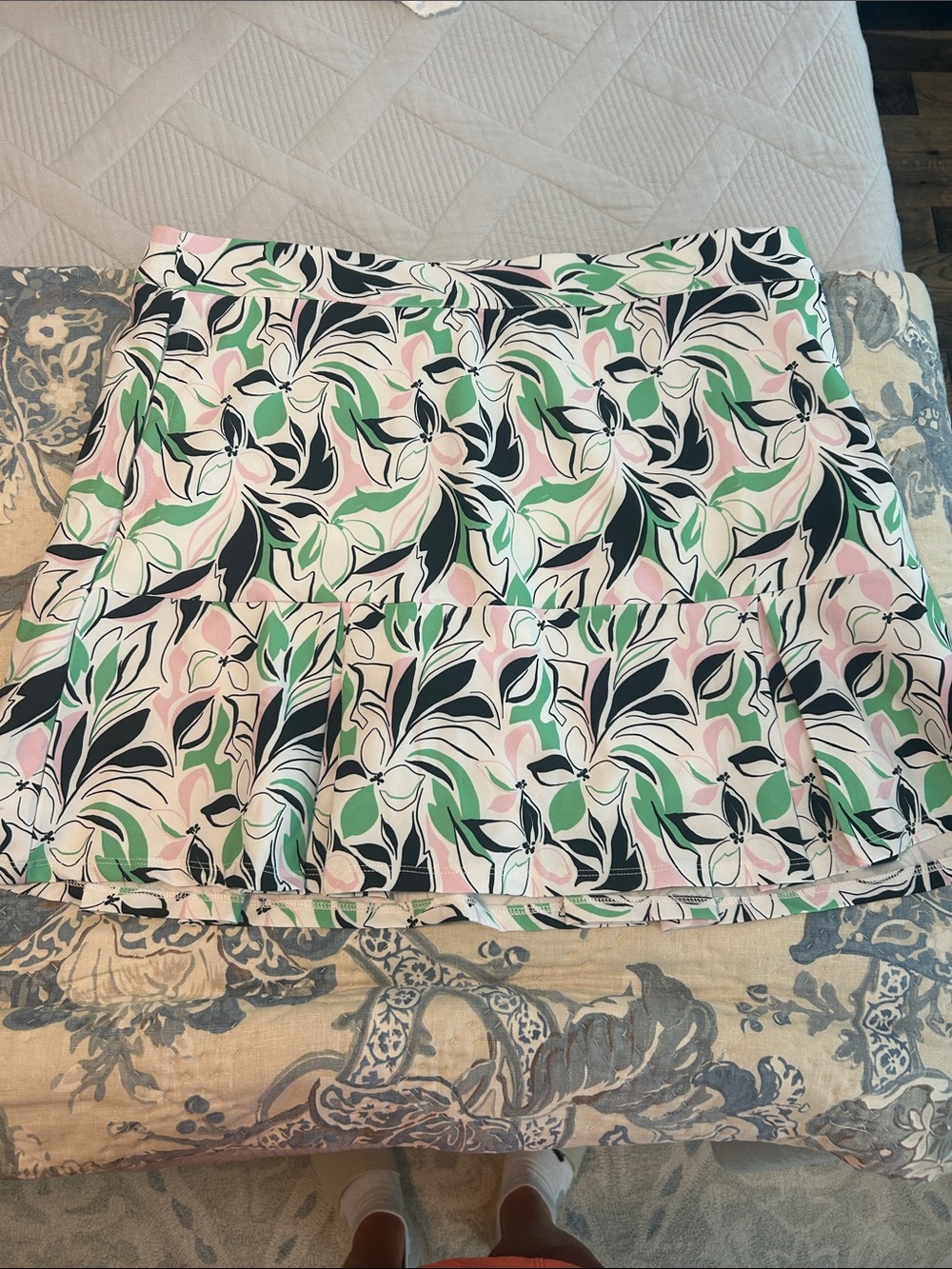 Floral Print Pleated Women's Tennis 🎾 Skirt in Pink, Green & Black